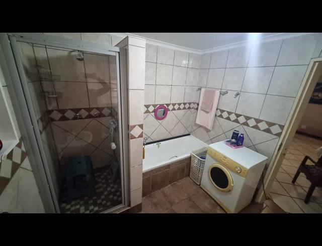 2 BEDROOM APARTMENT FOR SALE IN VAALPARK